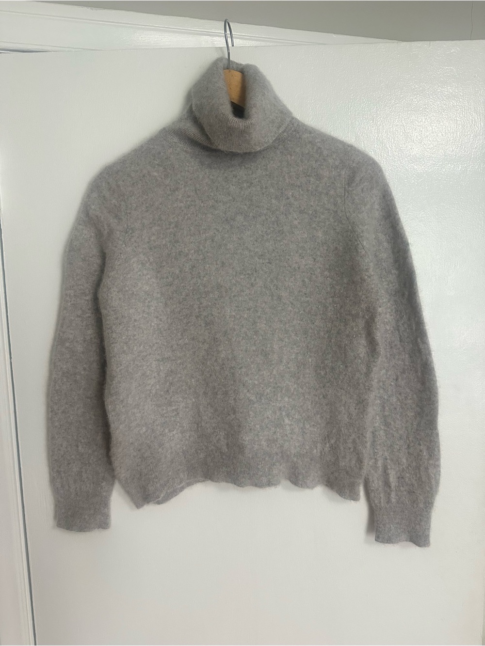 Vintage Hudson’s Bay Cashmete Cozy Women's Gray Turtleneck Sweater